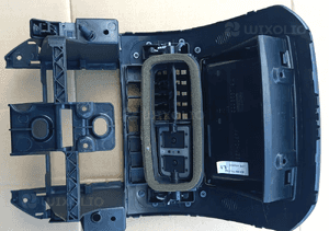 VW Polo 9N panel środkowy nawiewu 3