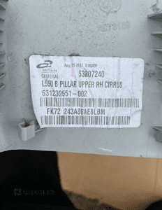 Osłony wewnętrzne słupków B FK72-243A86 Land Rover Discovery Sport L550 2