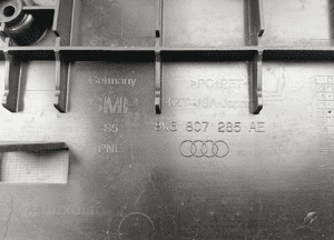Podkładka ramka pod tablicę Usa Audi 8W6807285 3