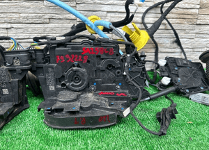 Zamki soft close dociągi drzwi bmw ix I20 4