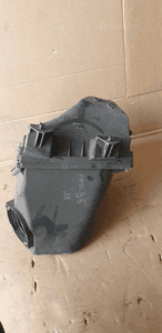 Obudowa filtra powietrza VW Passat B5 W8 4.0 3B0129605B 6