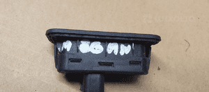 Klamka mikrostyk przycisk klapy bagażnika Renault Megane II CC Cabrio 8200076256B 6