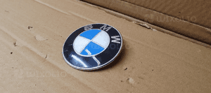 Znaczek emblemat logo przód BMW M5 G30 F90 8132375 3