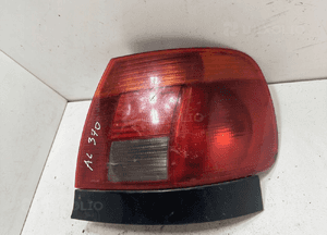 Lampa prawa tylna audi A4 B5 sedan 2