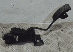 POTENCJOMETR PEDAŁ GAZU MAZDA 3 II BL 2.2 MZR-CD 1