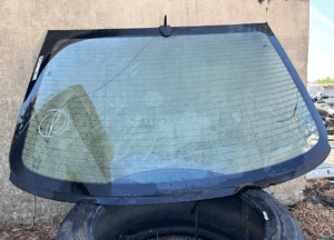 MERCEDES E 211 sedan tylna szyba tył zielona niebieska ciemna 16