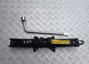 LEWAREK TOYOTA AVENSIS T27 RADOM