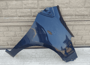 Błotnik prawy przedni toyota yaris 2 ii 2005-2012 1