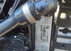 BMW 5 E60 5 seria 520d automat 03-10 PAS PRZEDNI BELKA CHŁODNICE WENTYLATOR 2
