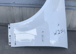 Błotnik lewy Mercedes C klasa W204 07-14r 3