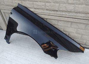 Volvo C70 2005- blotnik przedni prawy 2