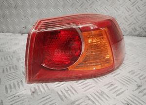 Lampa prawy tył mitsubishi lancer 2007-2016 1