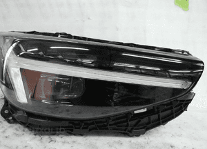 Volvo XC40 lift full led nowa  pixel lampa przednia prawa prawy przód 3