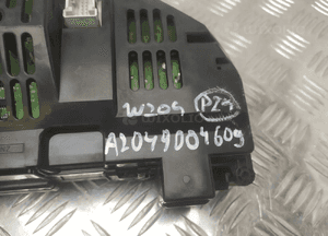 Mercedes W204 licznik zegary A2049004609 8
