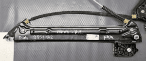 BMW F44 PODNOŚNIK SZYBY PRAWY PRZÓD 9851142 3