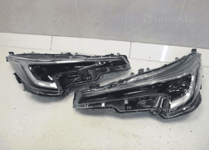 Toyota corolla E21 lift 22 lampa lampy przód prawa lewa kpl led nowe 3
