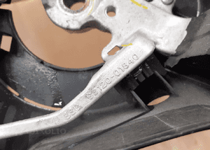 # KIEROWNICA Peugeot 107 / Toyota Aygo SSC GS120-01840  (lok. 183) 8