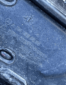 MERCEDES GLA x156 zderzak przód klapka spryskiwacza hokej plastik koszyczek pdc 19