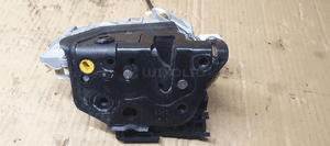 Zamek drzwi lewy tył tylny VW Passat B6 3C4839015A 2