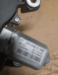 SILNICZEK WYCIERACZKI TYLNEJ OPEL ASTRA J nr 13256917 3