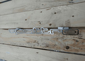 Napis QUATTRO Emblemat Logo AUDI Znaczek Stal Nierdzewna Gril Atrapa 6