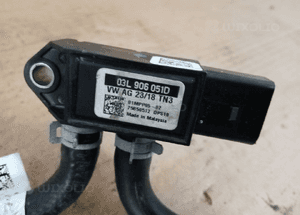 Czujnik ciśnienia spalin rurka Audi Q5 03L906051D 04L131552FS 4