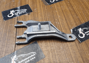 Uchwyt 8E0864283 Mocowanie Wspornik Stelaż Podłokietnik Audi A4 B6 B7 Seat Exeo 8E0864283 7