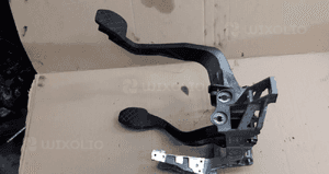VW Passat B5 lift  Skody Superb i pedal sprzegla hamulca 8D1721117P 4