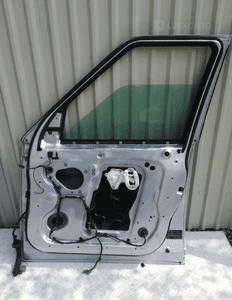 Land rover discovery 3 4 L319 drzwi przód prawe 9