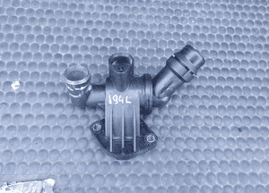 Obudowa Termostat Y2495002 06D121133C Krociec Czujnik Przewod Waz 2.0 TFSI Audi A4 B7 A6 C6 2