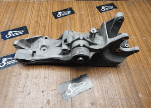Łapa 06B903143F Podstawa Mocowanie Alternatora Sprezarki 1.6 Audi A4 B5 VW Passat 9
