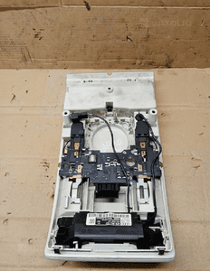 Lampka oświetlenie kabiny Audi A6 C6 4F0947135J 6