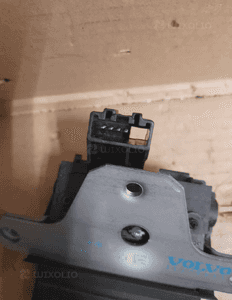Zamek rygiel bagażnika tylnej klapy volvo S40 V50 31276698 6