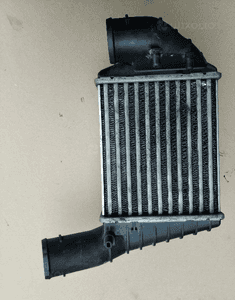 Audi A4 B5 2.5 TDI intercooler prawy lewy chłodnica powietrza 059145805 059145808 1