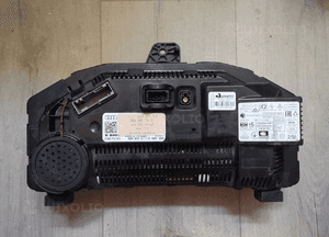 Licznik Audi TT 8S0920790F 2