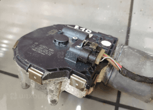 BMW 5 F10 F11 SILNIK SILNICZEK WYCIERACZEK PRZÓD ORYGINAŁ 7272368 BDB 7