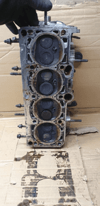 Głowica silnika kompletna wałek Audi A4 B6 1.6 06B103373T 6