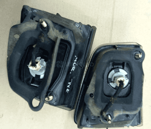 Nissan Murano I Z50 lampa tył tylna cofania przeciwmgielna 2