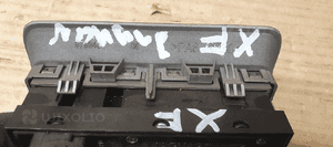 Włącznik przełącznik świateł przeciwmgielnych klapy bagażnika Jaguar XF X250 8X23-11654-AB 8
