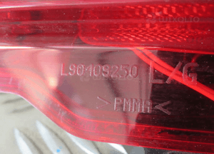 Lampa przeciwmgielna tylna tył lewa w zderzak range rover velar J8A2-15K273-AD 2017 9