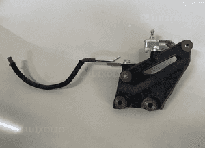 Toyota auris 1.4 D4D łapa mocowanie silnika 25687-33021 3