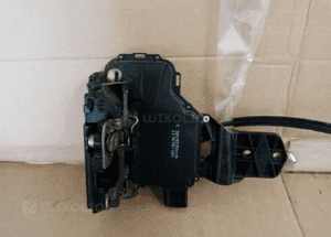 Zamek drzwi Prawy przód Passat b5 3B1837016A 2