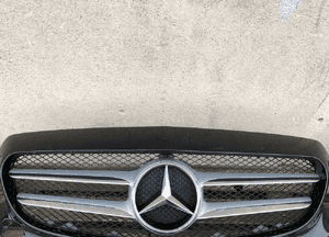 Zderzak przód przedni mercedes c klasa W205 2014- kompletny grill kratki 4