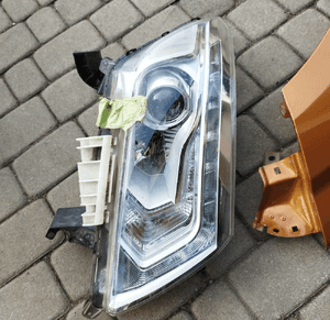 błotnik prawy navara 4 IV atrapa 5