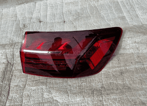 Audi A4 B9 kombi lift 8W9 lampa tylna prawa matrix 20- 1
