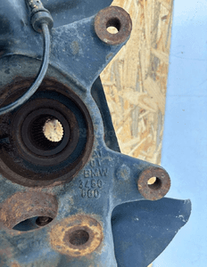 BMW X3 E83 zwrotnica przód Prawy - 16508 2