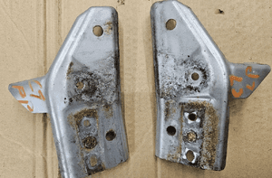 Citroen C1 Peugeot 107 Toyota Aygo wspornik pasa przód przedniego prawy lewy 1