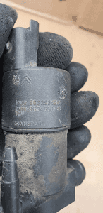 Pompka spryskiwaczy Renault Citroen 8200194414 9634558980 6