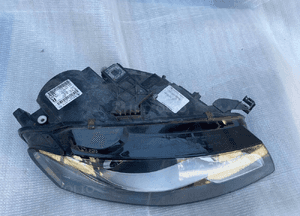 Audi A4 B8 bixenon prawy nieskrętny 08-11 3