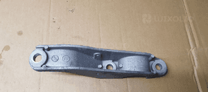 Mocowanie drążka stabilizatora lewy przód BMW M5 G30 F90 6861473 4